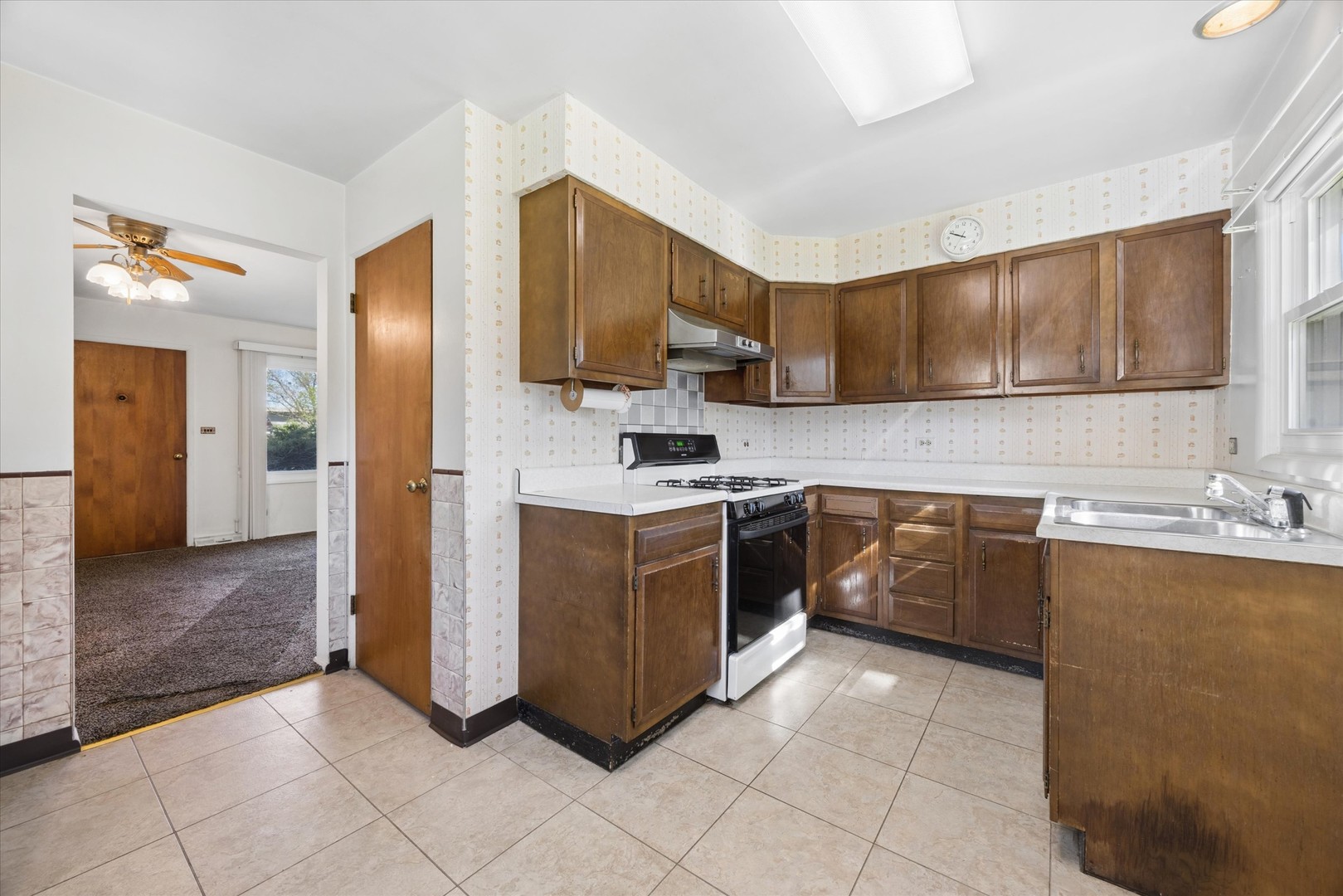 4005 Morton Avenue, Downers Grove, IL 60515