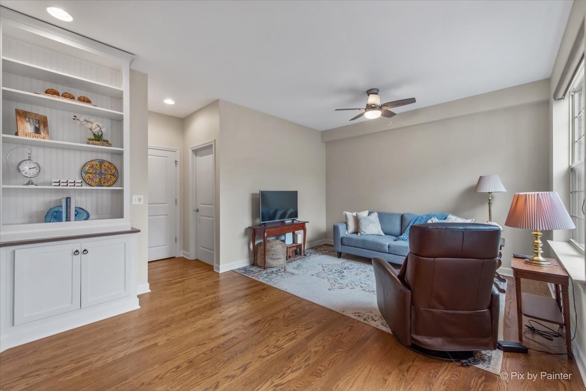 2122 Shermer Road, Glenview, IL 60026