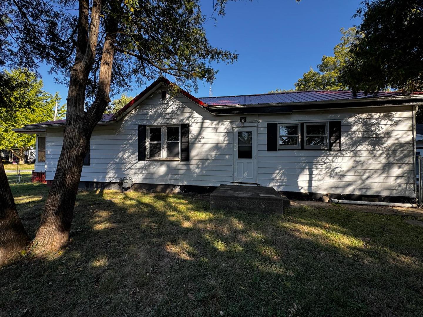 712 Cherry Street, Pana, IL 62557