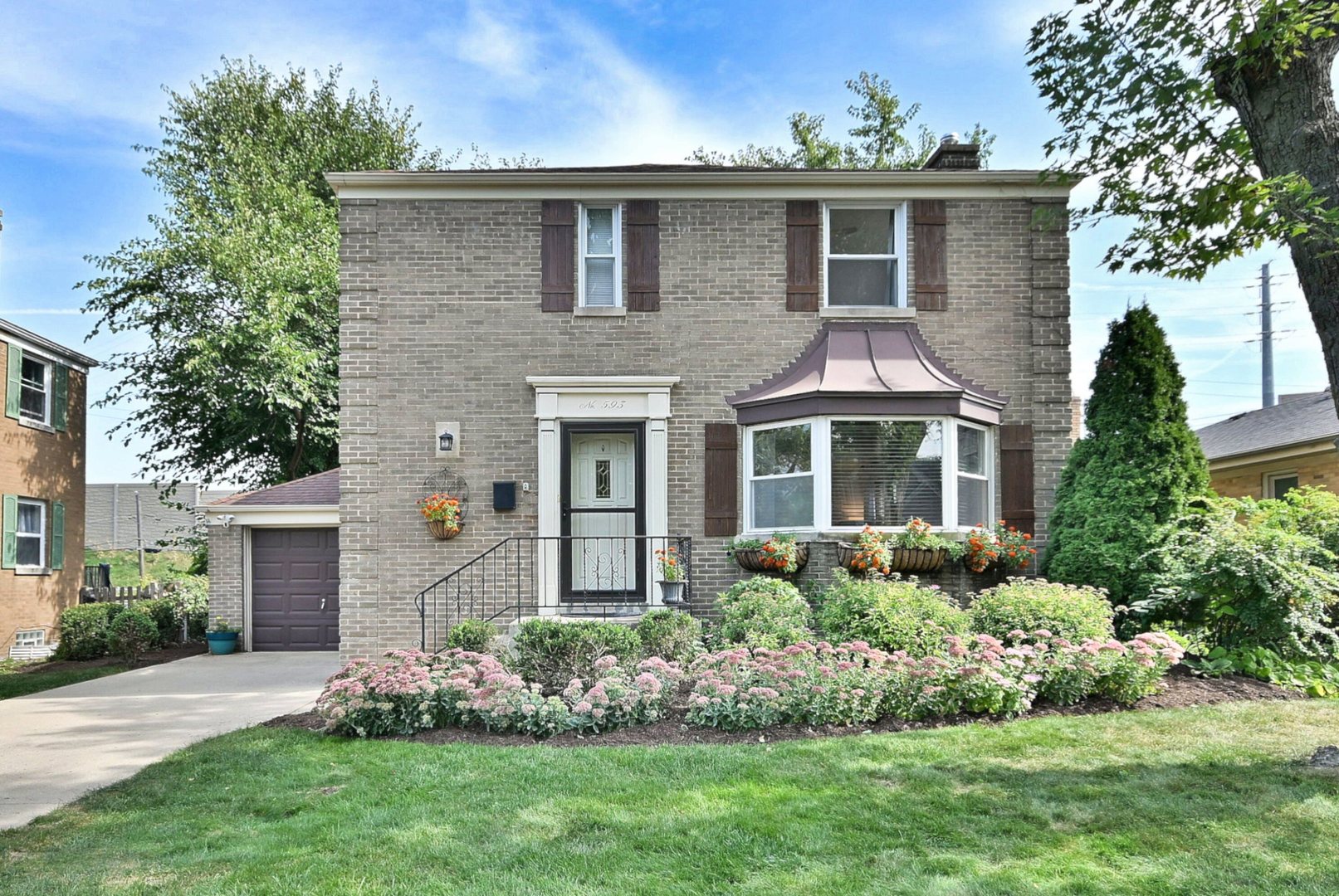 593 S Edgewood Avenue, Elmhurst, IL 60126