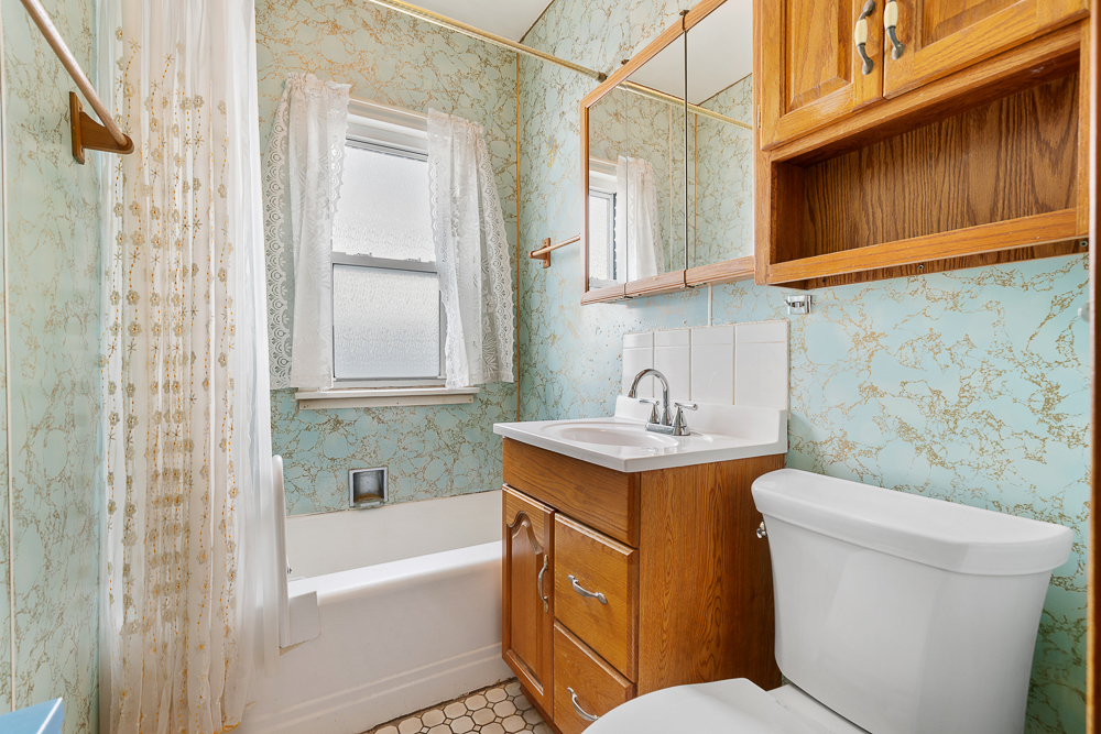 3518 N Odell Avenue, Chicago, IL 60634