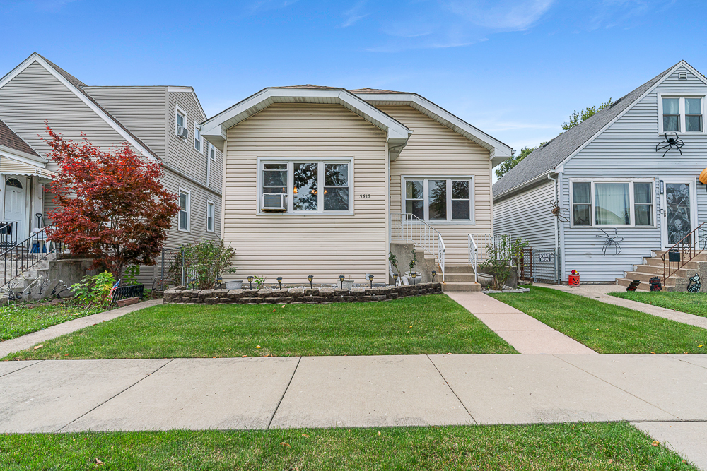 3518 N Odell Avenue, Chicago, IL 60634