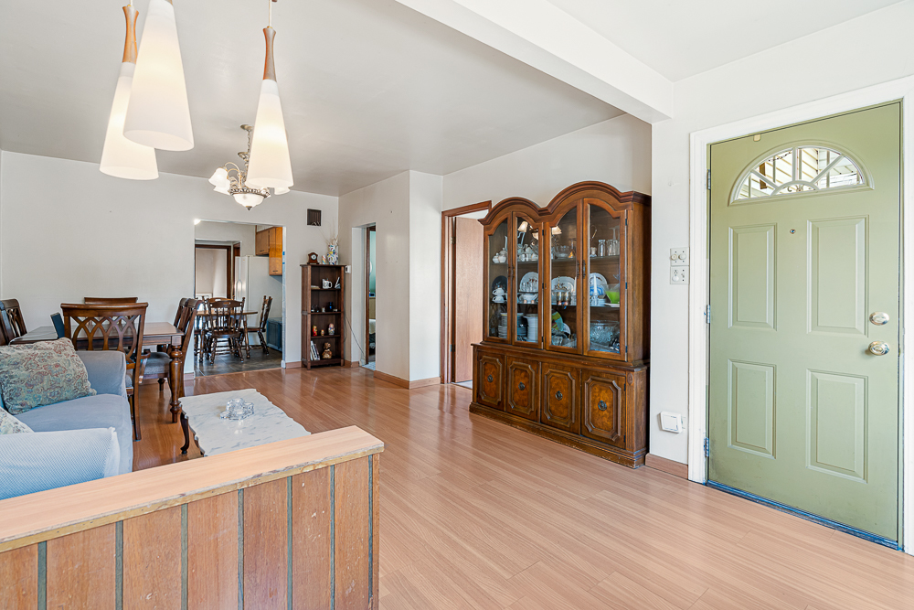 3518 N Odell Avenue, Chicago, IL 60634