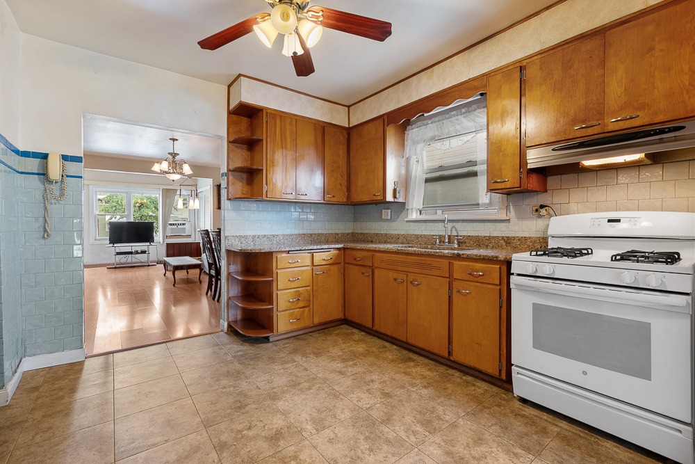 3518 N Odell Avenue, Chicago, IL 60634
