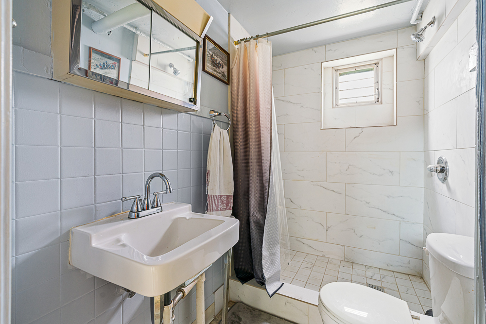 3518 N Odell Avenue, Chicago, IL 60634