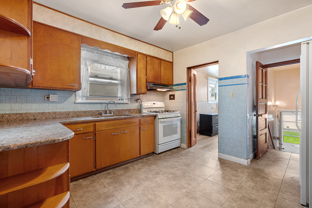 3518 N Odell Avenue, Chicago, IL 60634