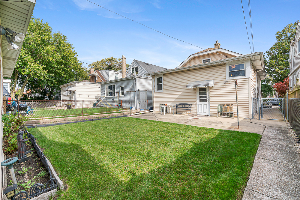 3518 N Odell Avenue, Chicago, IL 60634