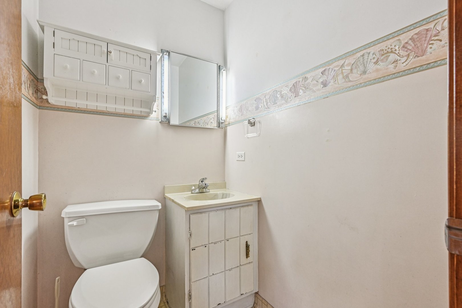 698 Hiawatha Drive, Elgin, IL 60120