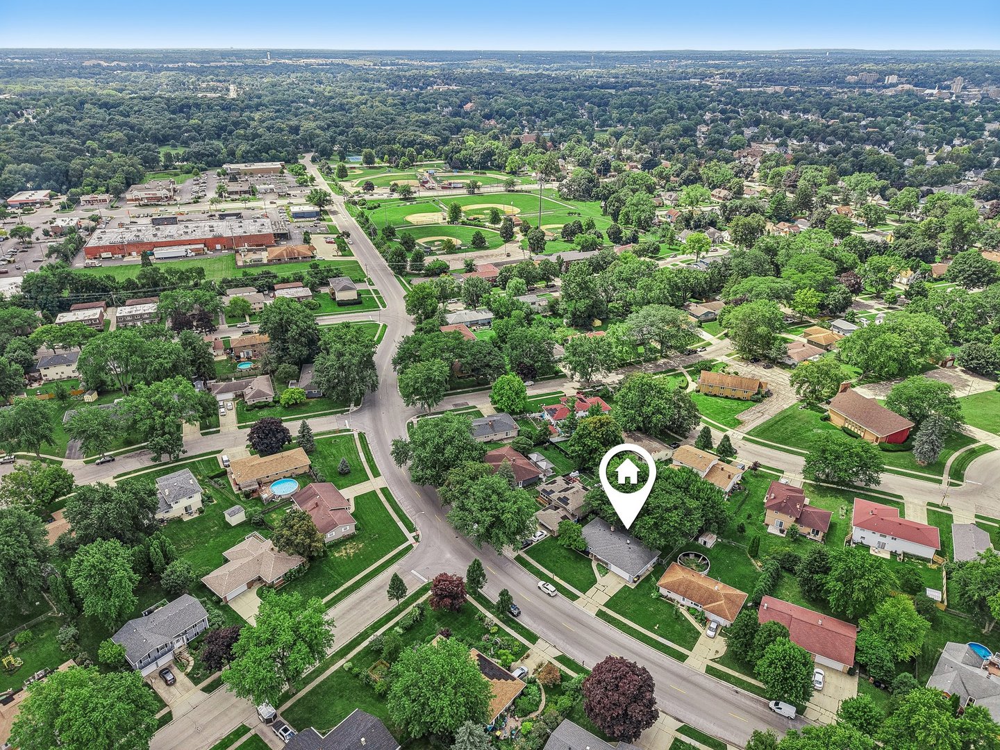 698 Hiawatha Drive, Elgin, IL 60120