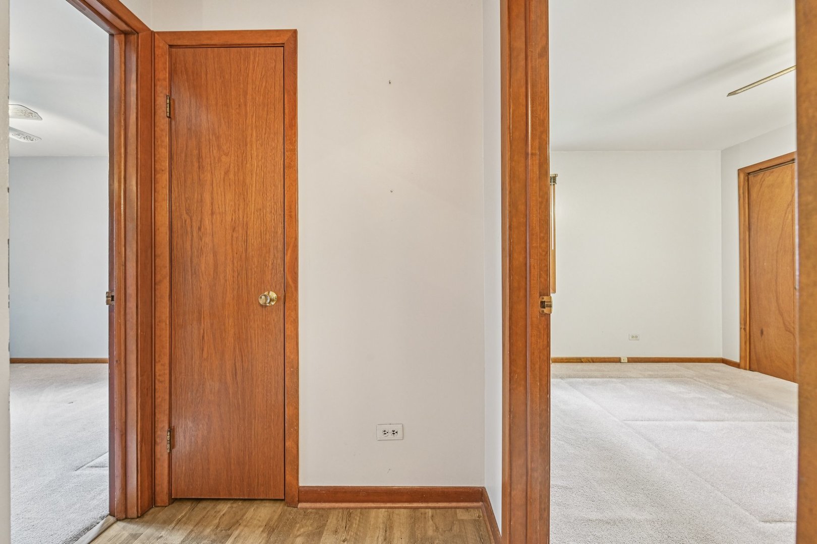 698 Hiawatha Drive, Elgin, IL 60120