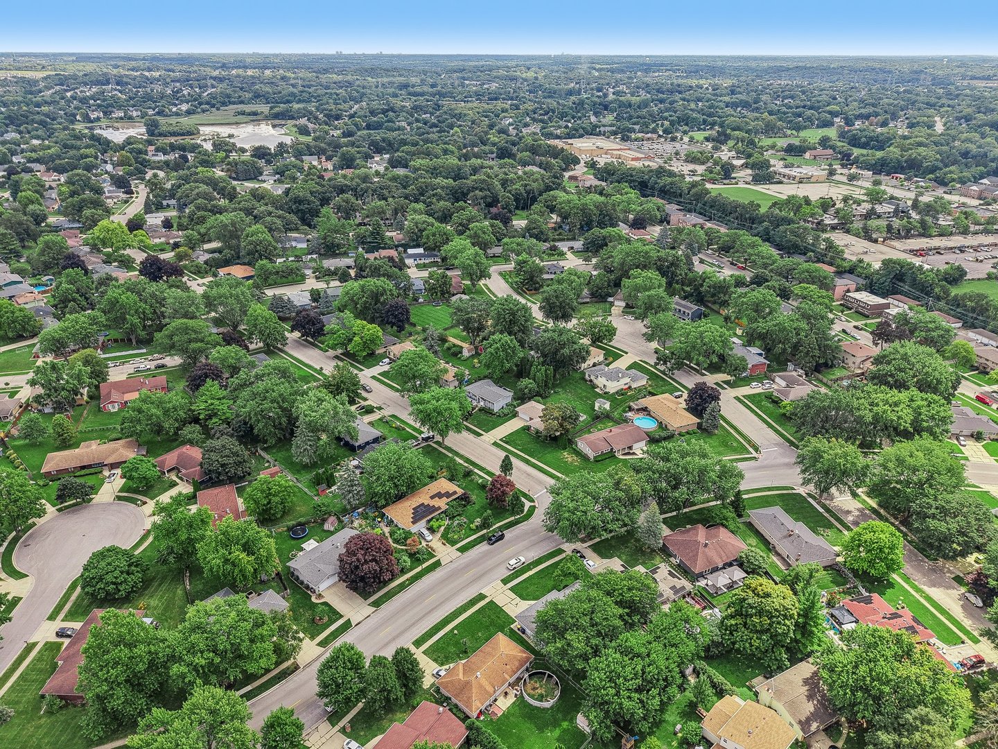 698 Hiawatha Drive, Elgin, IL 60120