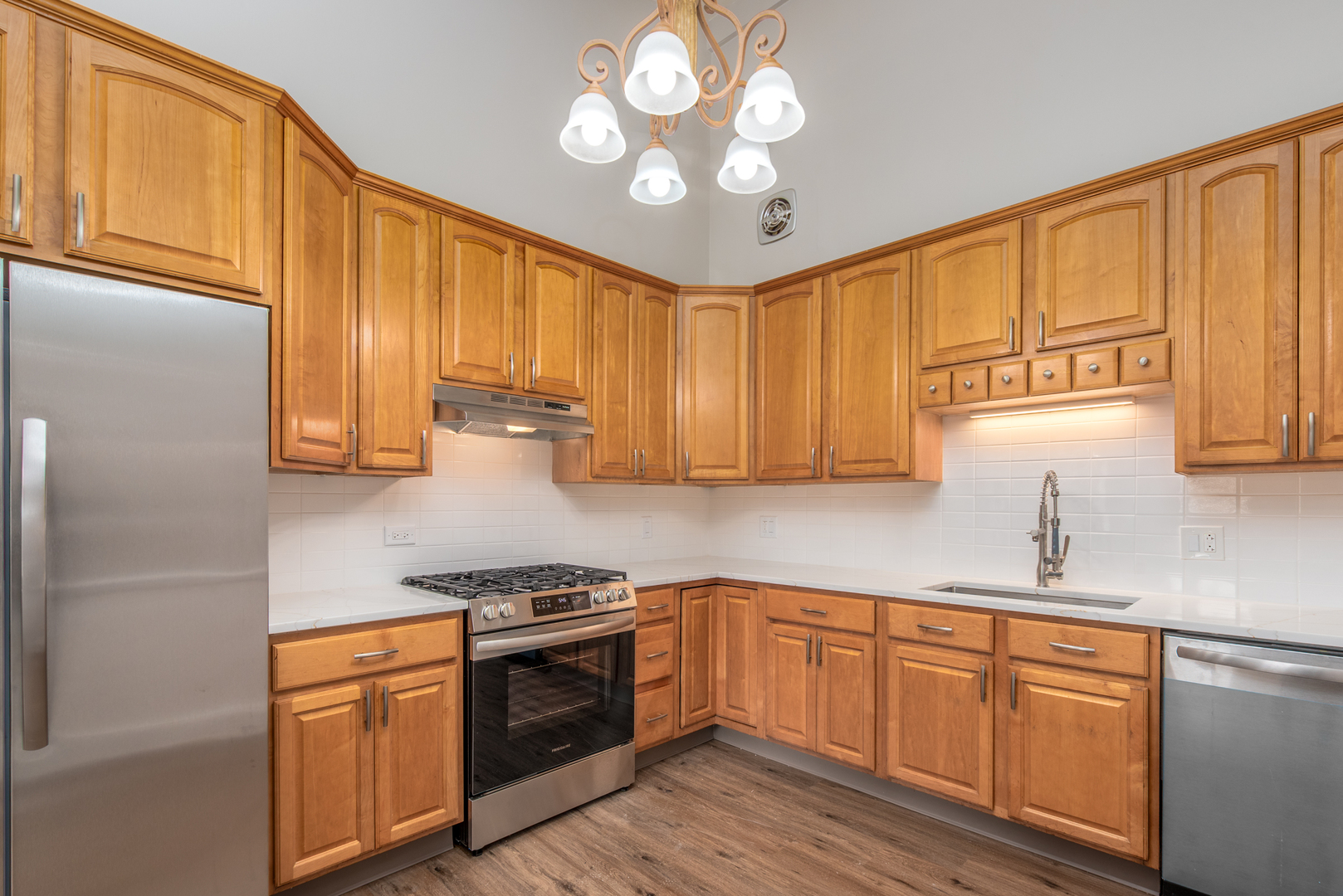 730 Circle Drive, Roselle, IL 60172