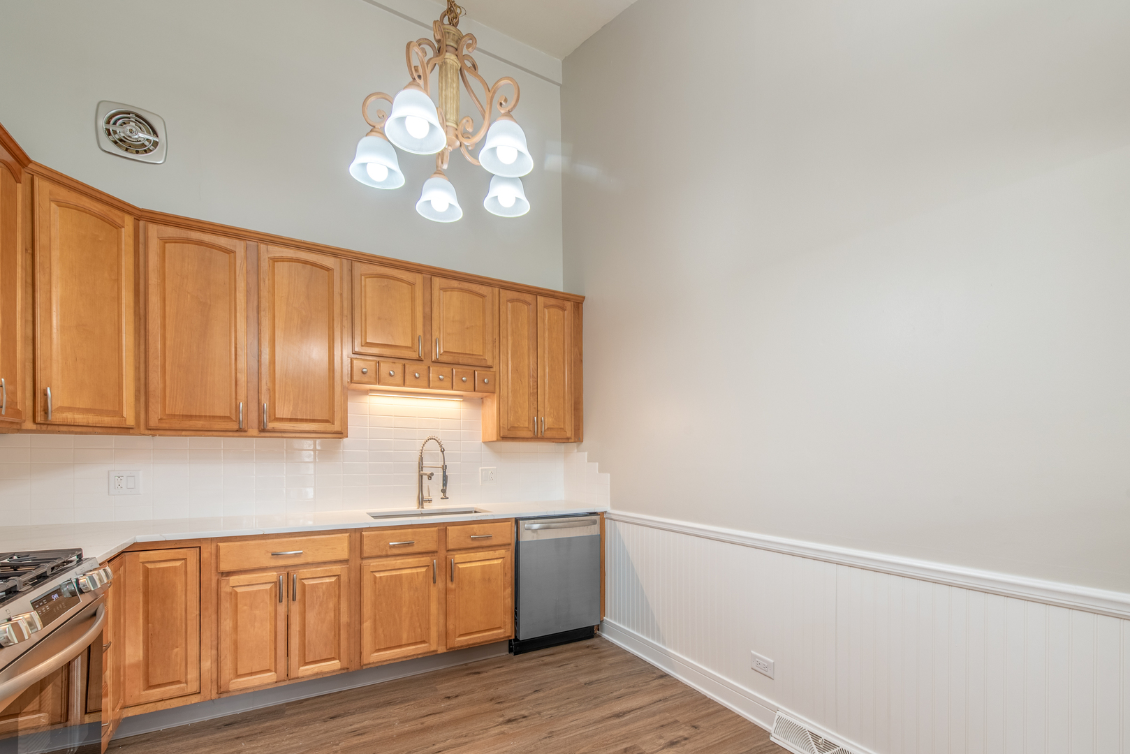 730 Circle Drive, Roselle, IL 60172