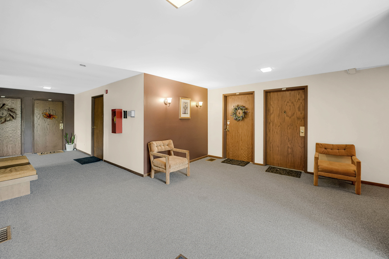 7300 Fairview Avenue #106, Downers Grove, IL 60516