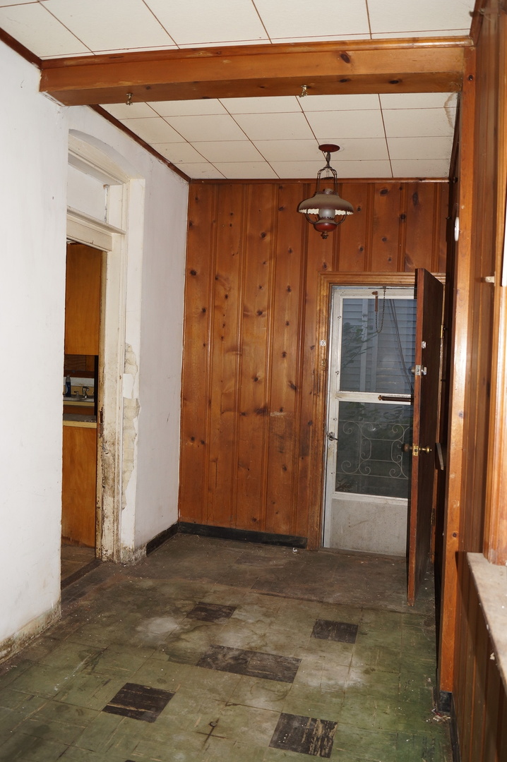 2632 N Marmora Avenue, Chicago, IL 60639