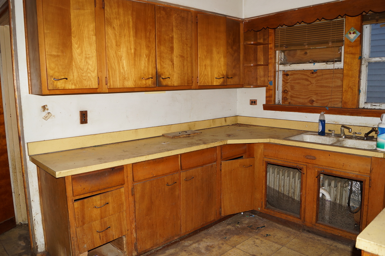 2632 N Marmora Avenue, Chicago, IL 60639