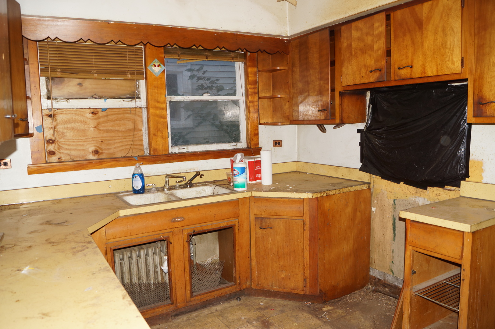 2632 N Marmora Avenue, Chicago, IL 60639