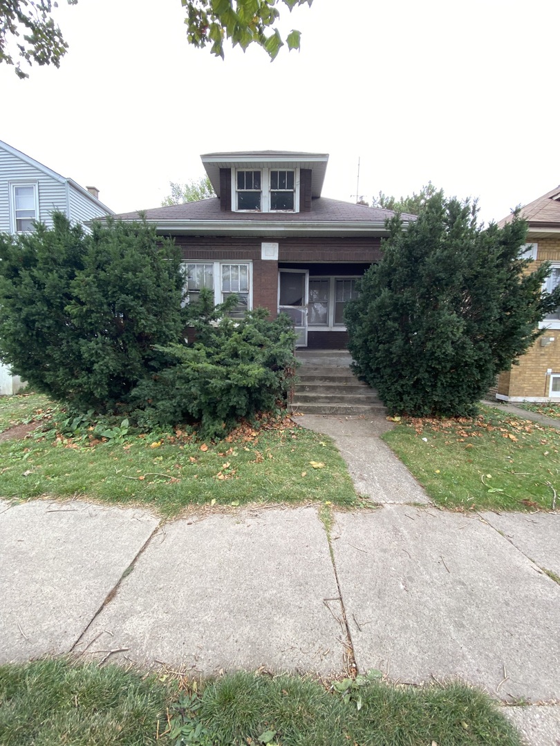 2632 N Marmora Avenue, Chicago, IL 60639