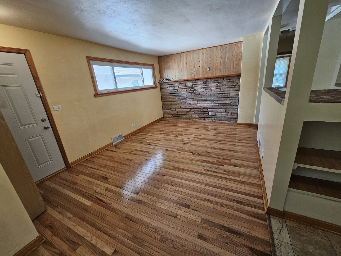 623 Yeoman Street, Waukegan, IL 60085