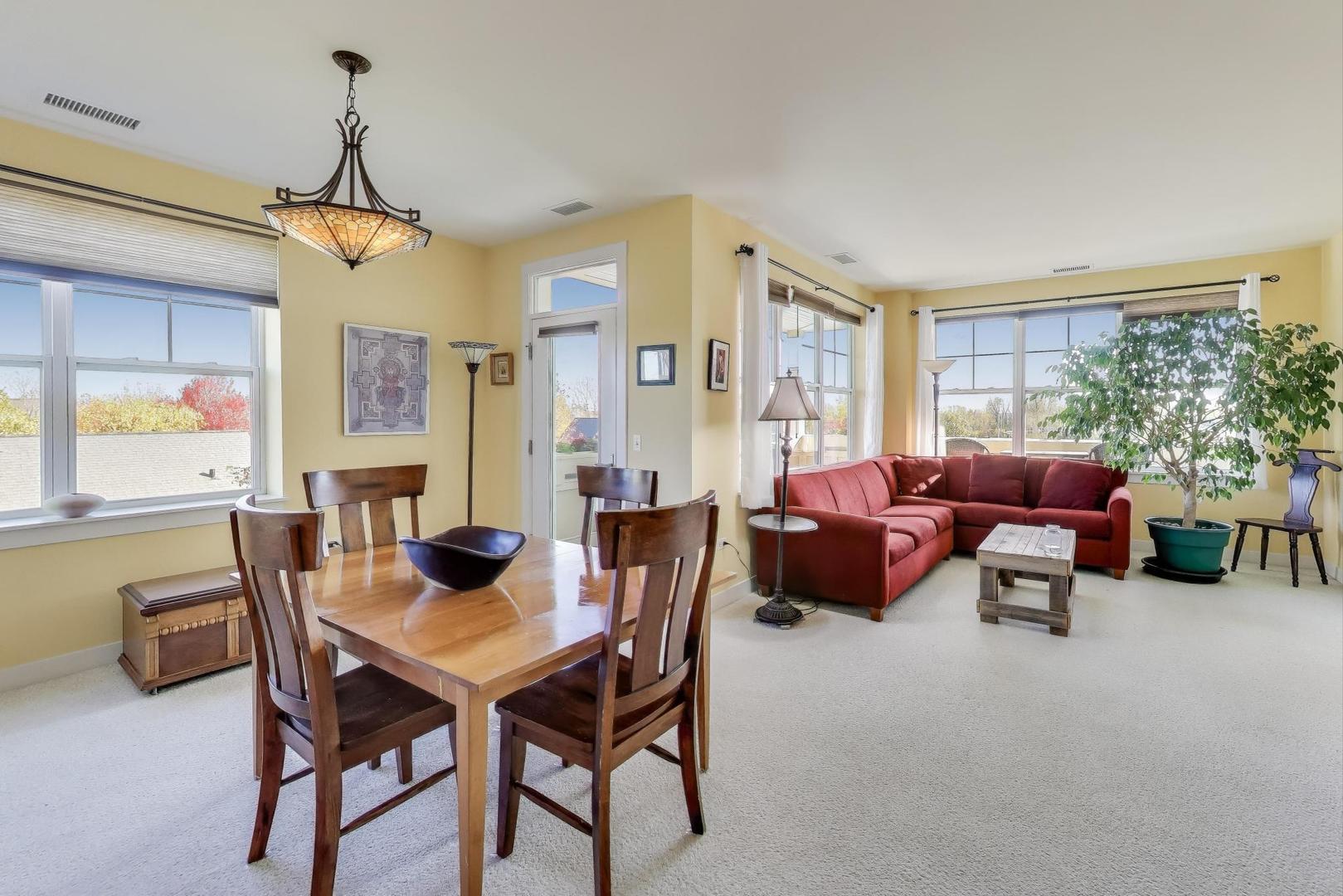 977 Harris Road #34, Grayslake, IL 60030