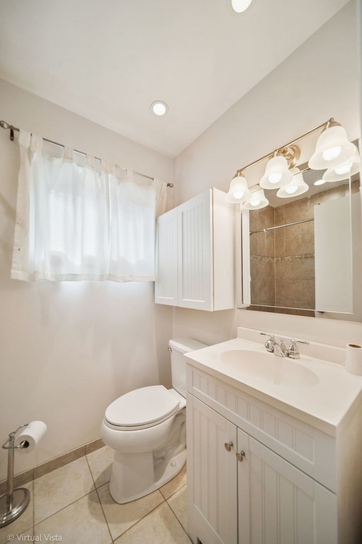 482 E Vallette Street, Elmhurst, IL 60126