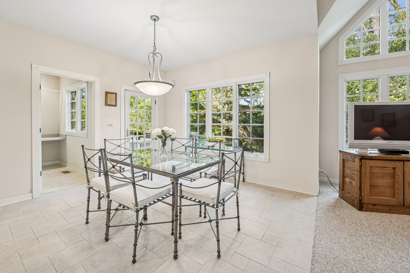 5116 Bonnie Brae Road, Richmond, IL 60071