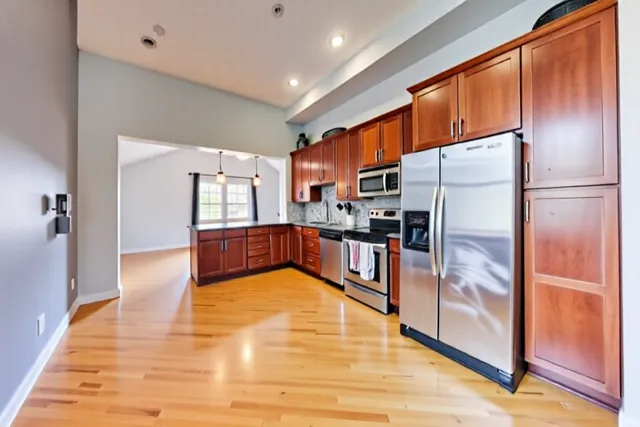 2058 W Washington Boulevard, Chicago, IL 60612