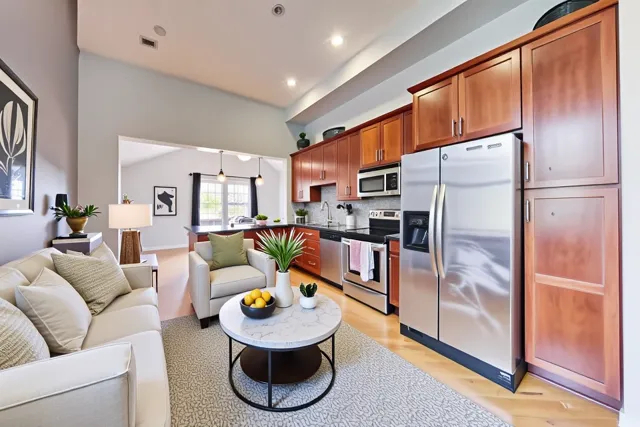 2058 W Washington Boulevard, Chicago, IL 60612