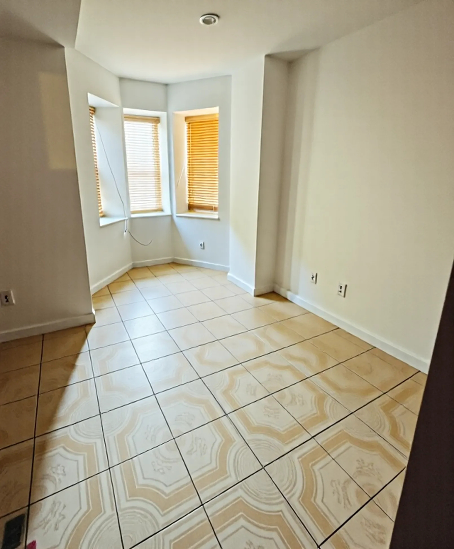 2058 W Washington Boulevard, Chicago, IL 60612