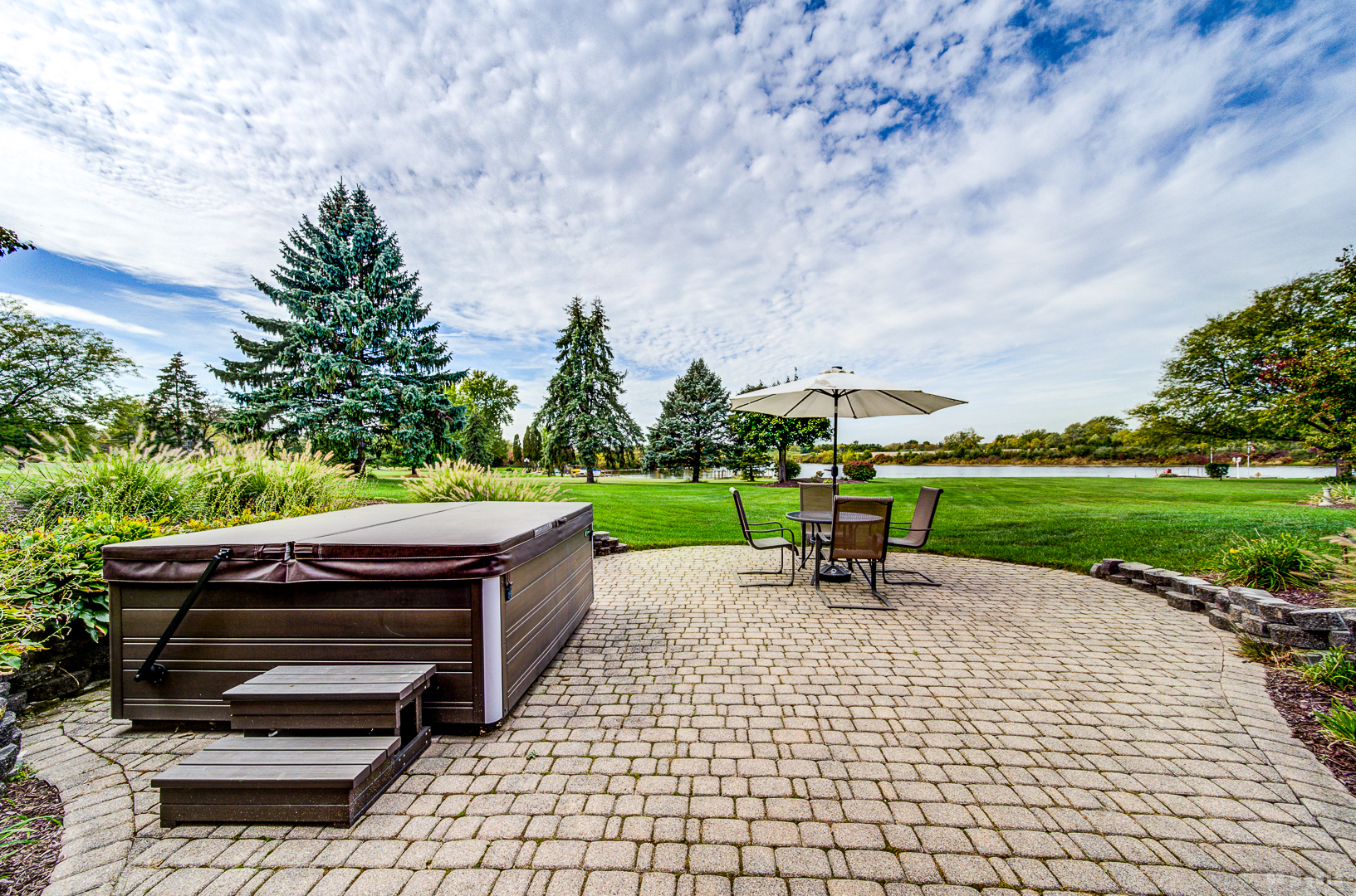 26002 S Cambridge Drive, Crete, IL 60417