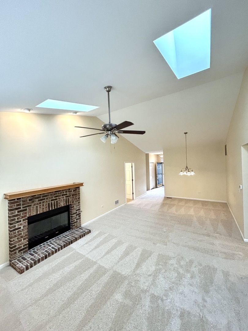 21253 Legion Lake Court, Crest Hill, IL 60403
