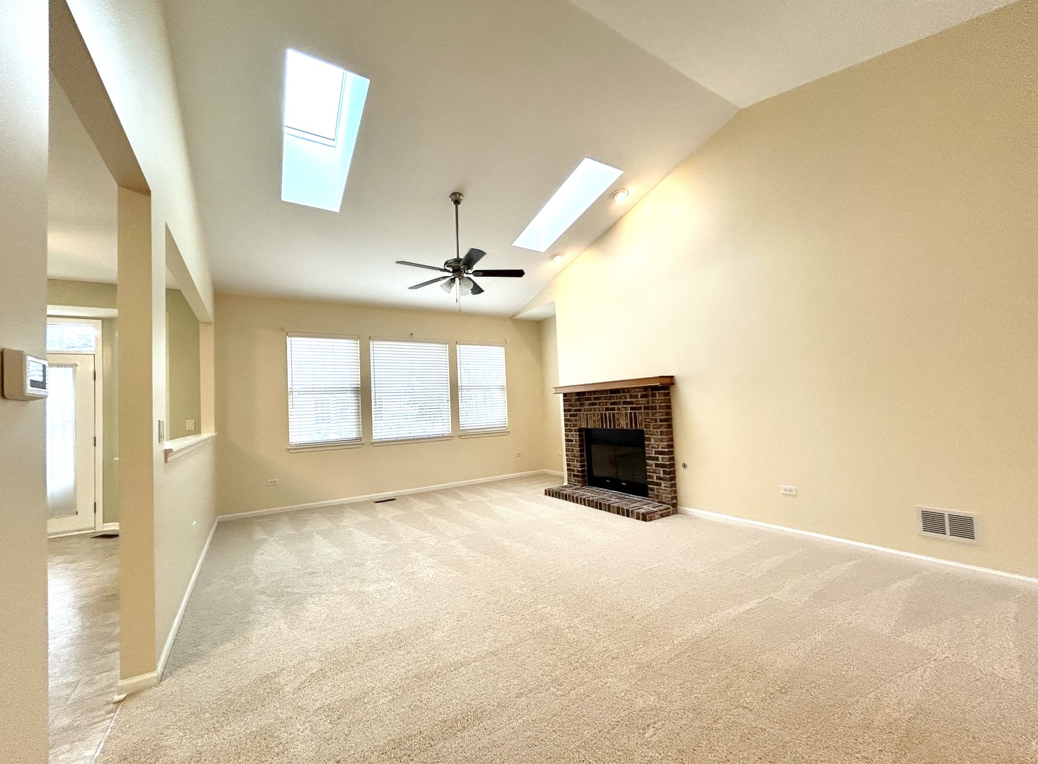 21253 Legion Lake Court, Crest Hill, IL 60403