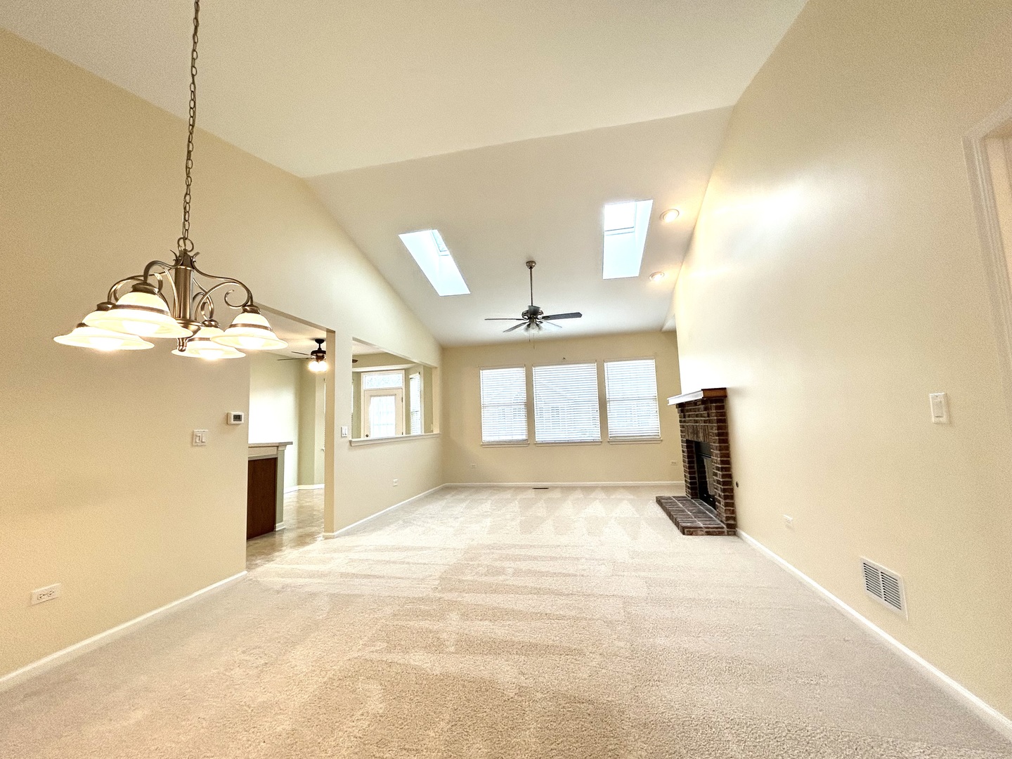 21253 Legion Lake Court, Crest Hill, IL 60403