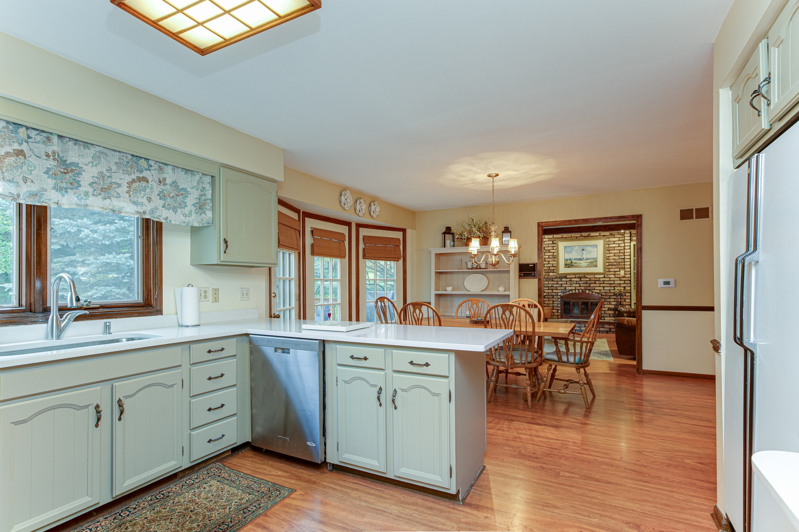 N675 Herrick Drive, Wheaton, IL 60187