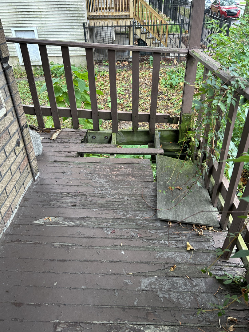 7941 S Burnham Avenue, Chicago, IL 60617