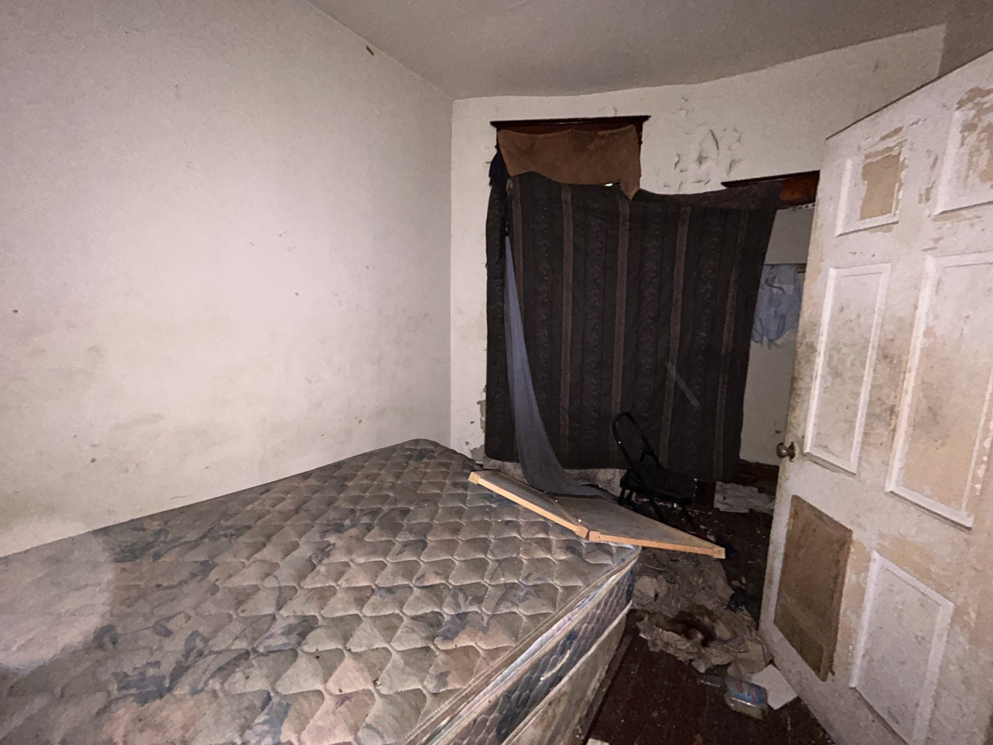 7941 S Burnham Avenue, Chicago, IL 60617