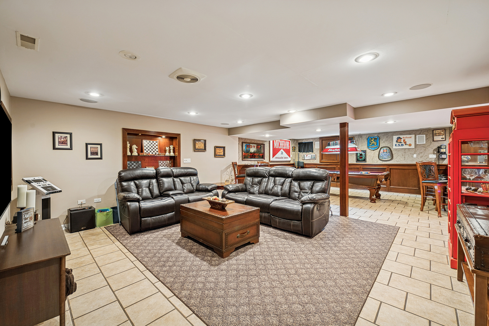 2306 Hanscom Court, Schaumburg, IL 60193