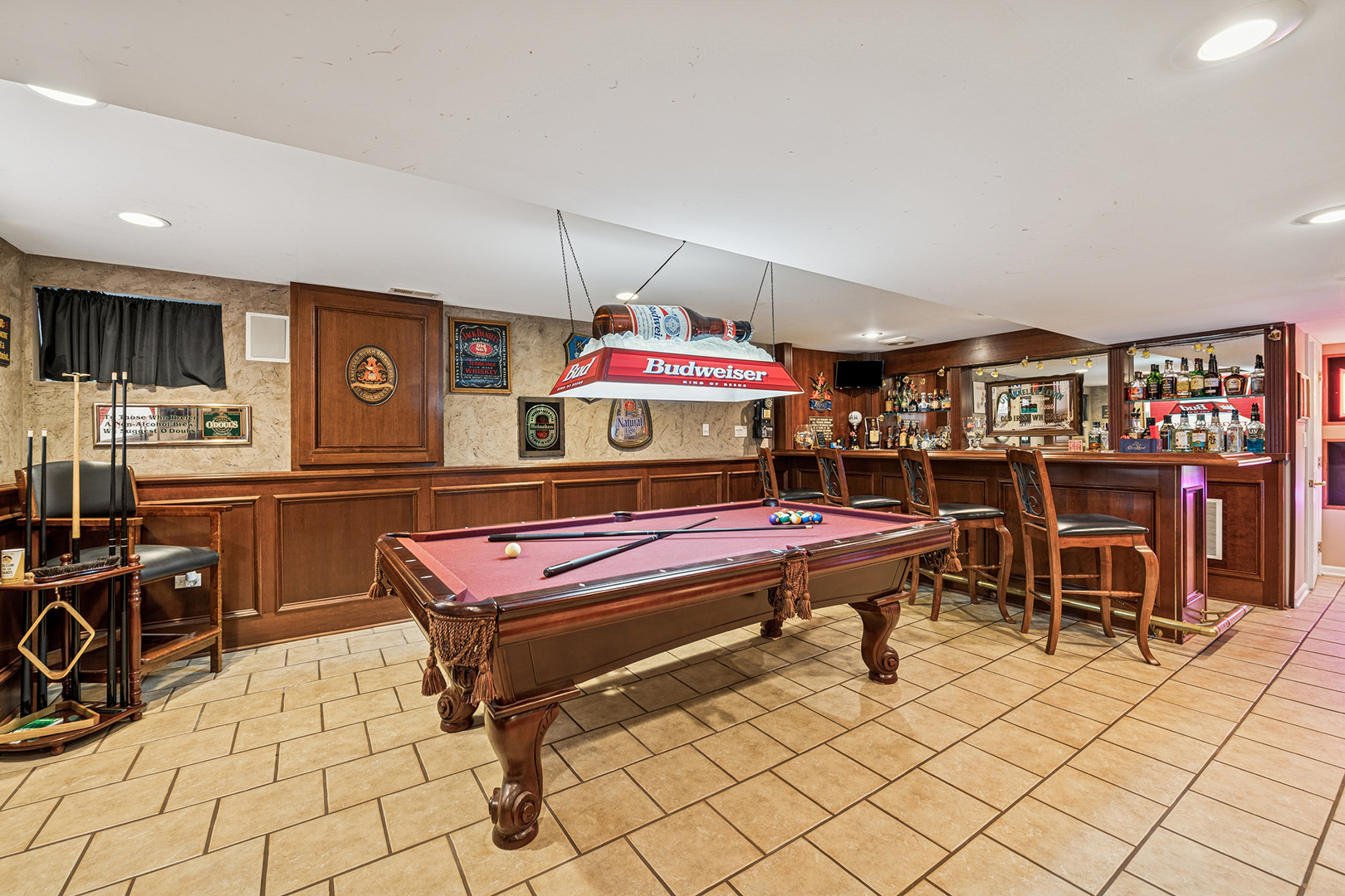 2306 Hanscom Court, Schaumburg, IL 60193