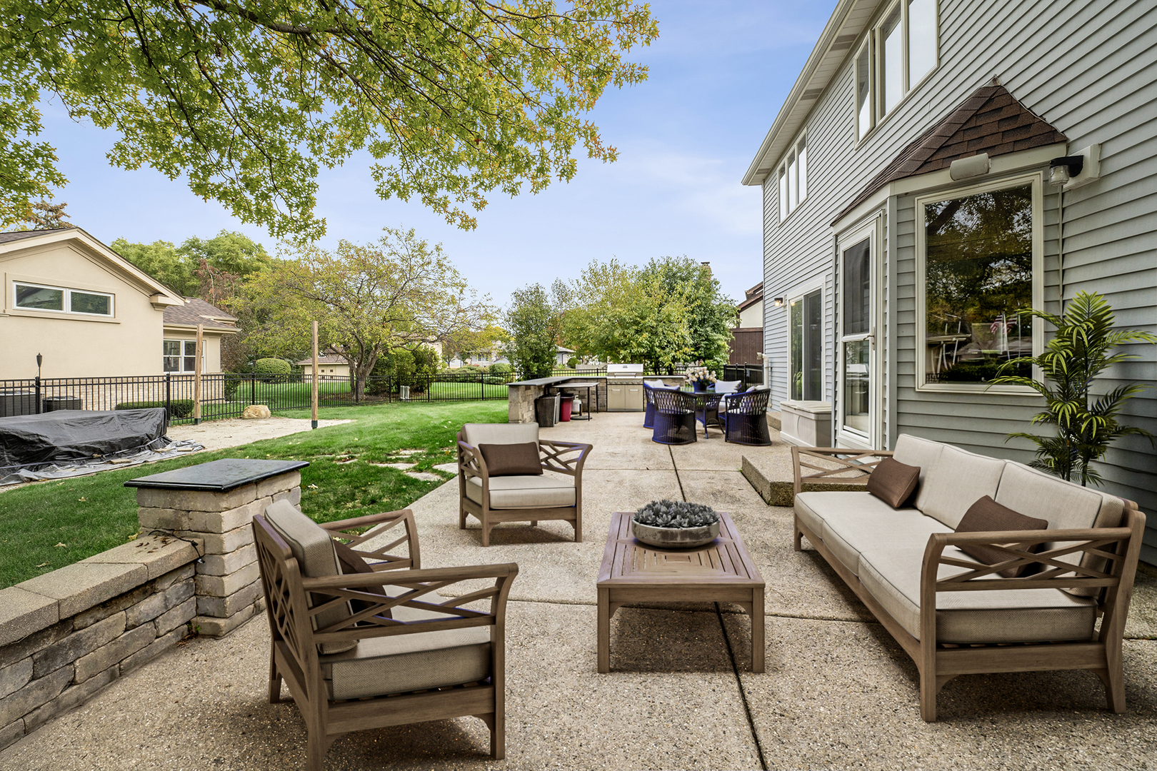 2306 Hanscom Court, Schaumburg, IL 60193