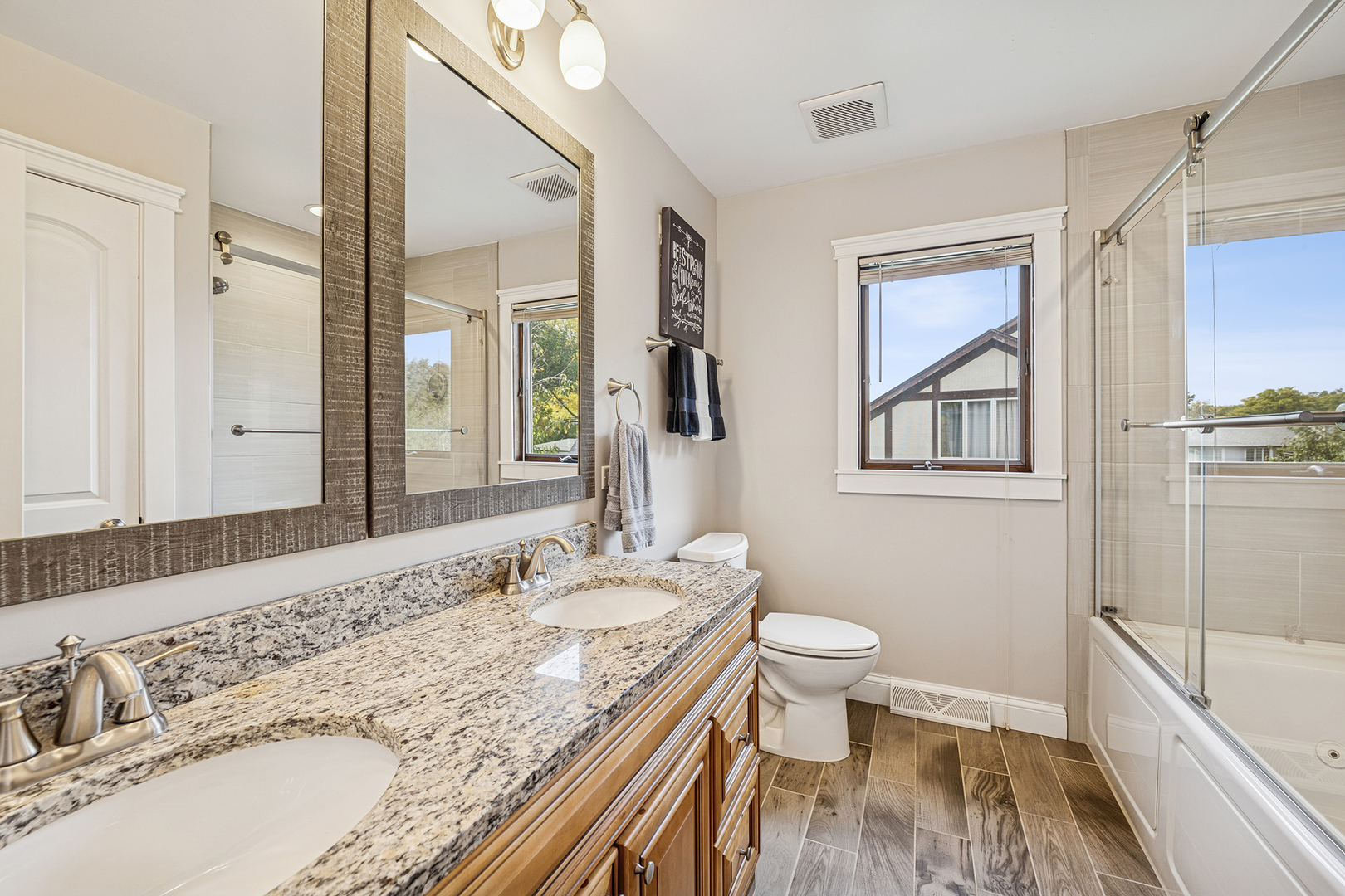 2306 Hanscom Court, Schaumburg, IL 60193