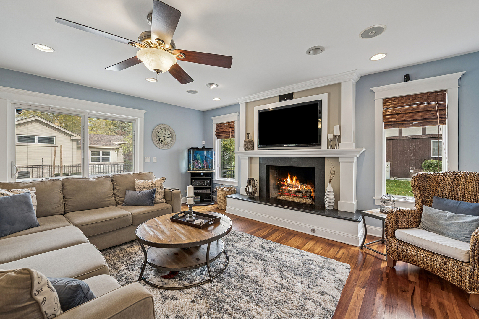 2306 Hanscom Court, Schaumburg, IL 60193