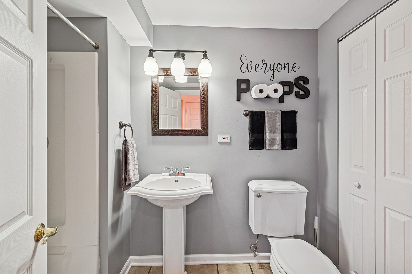 2306 Hanscom Court, Schaumburg, IL 60193