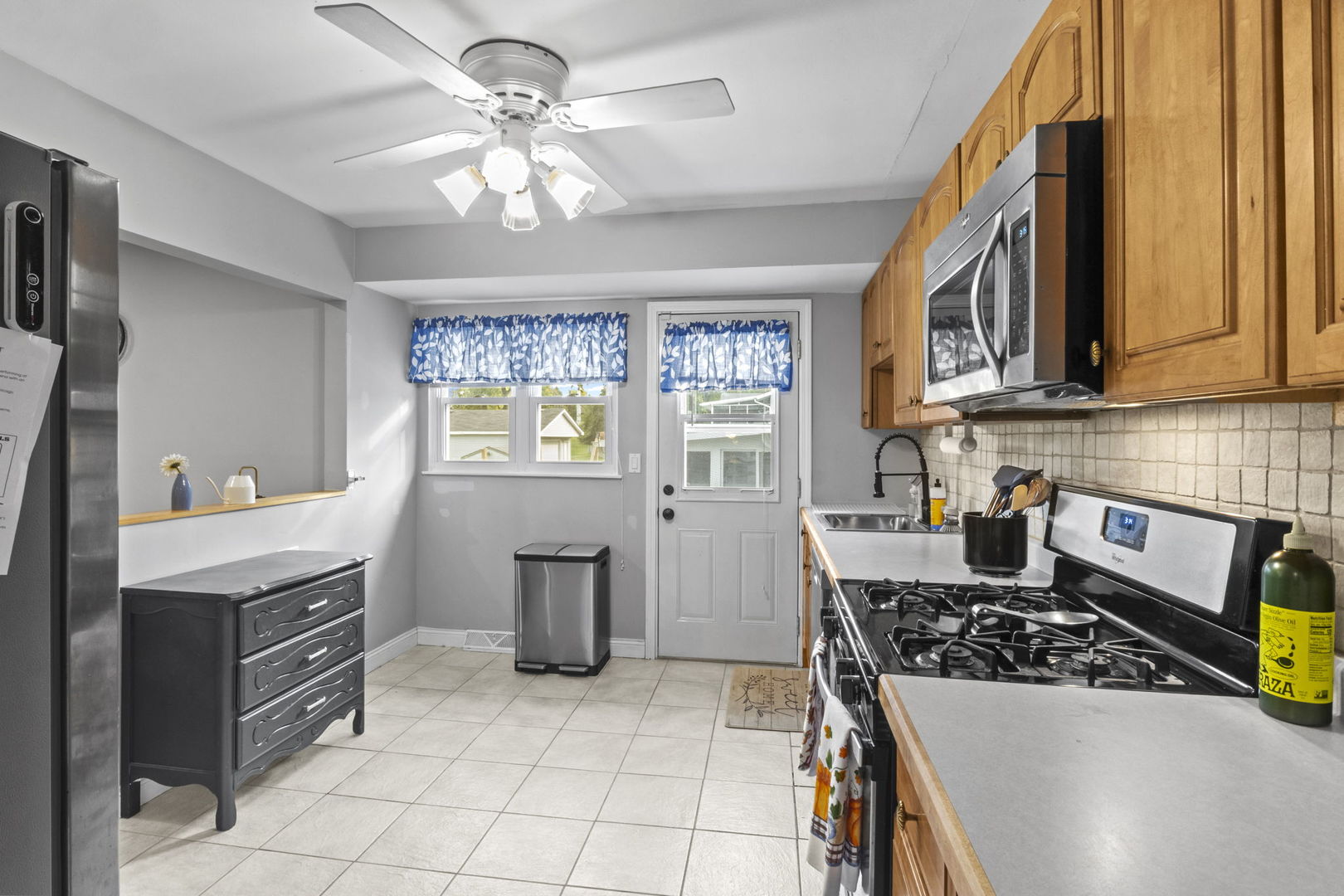 6505 Winston Drive, Woodridge, IL 60517