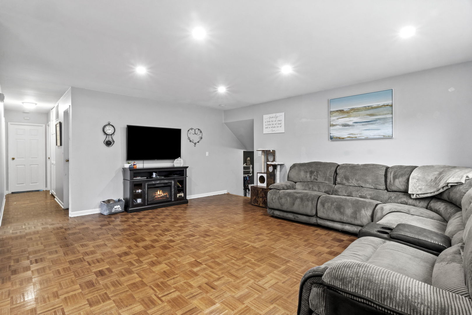 6505 Winston Drive, Woodridge, IL 60517