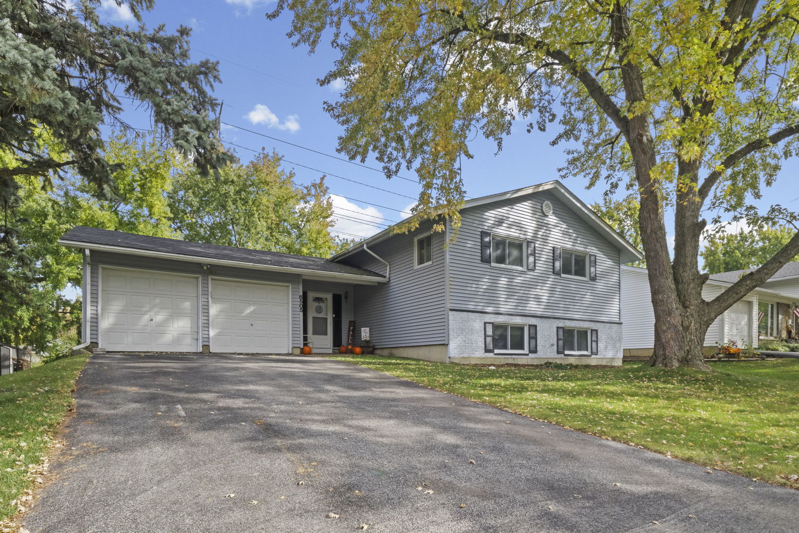 6505 Winston Drive, Woodridge, IL 60517