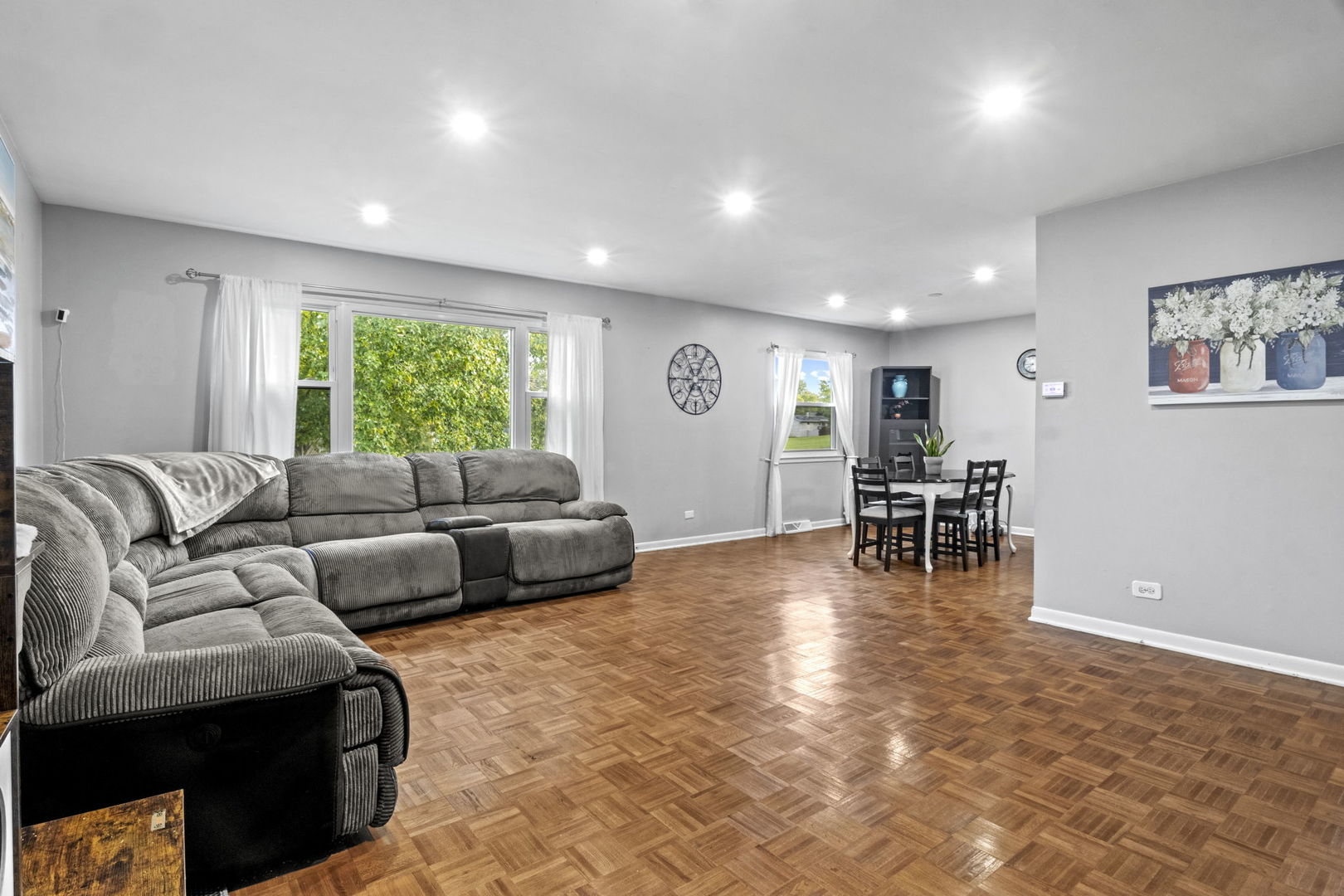 6505 Winston Drive, Woodridge, IL 60517