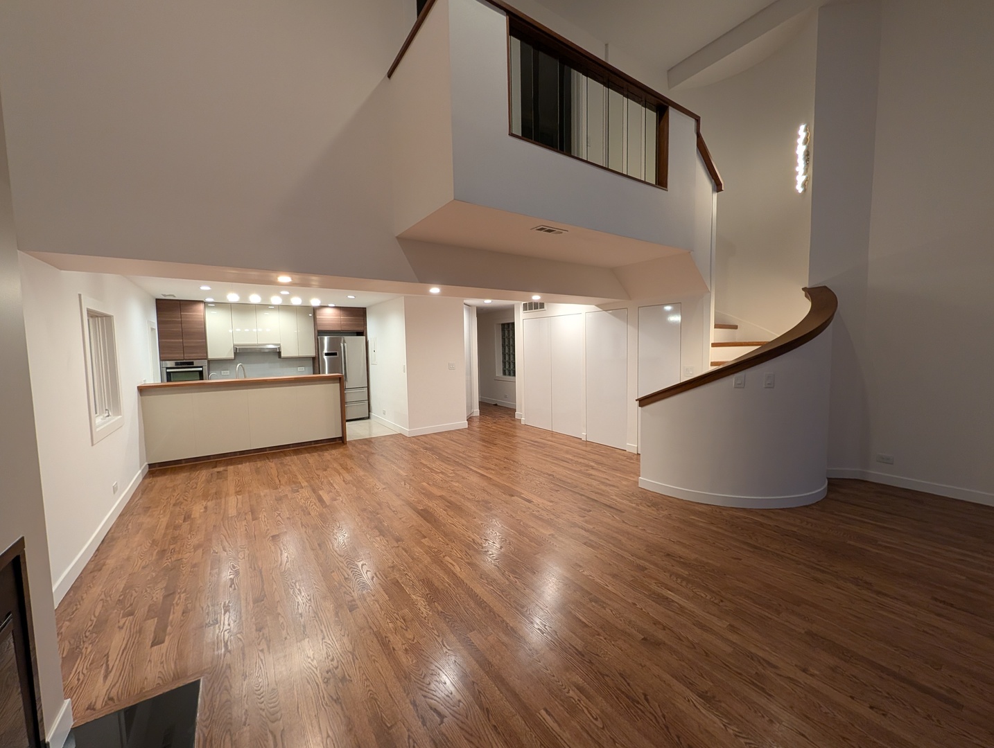 8735 W CATHERINE Avenue #8, Chicago, IL 60656