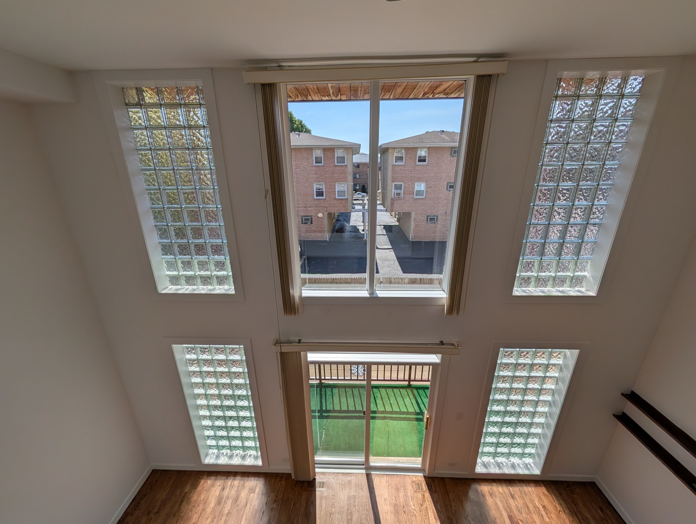 8735 W CATHERINE Avenue #8, Chicago, IL 60656