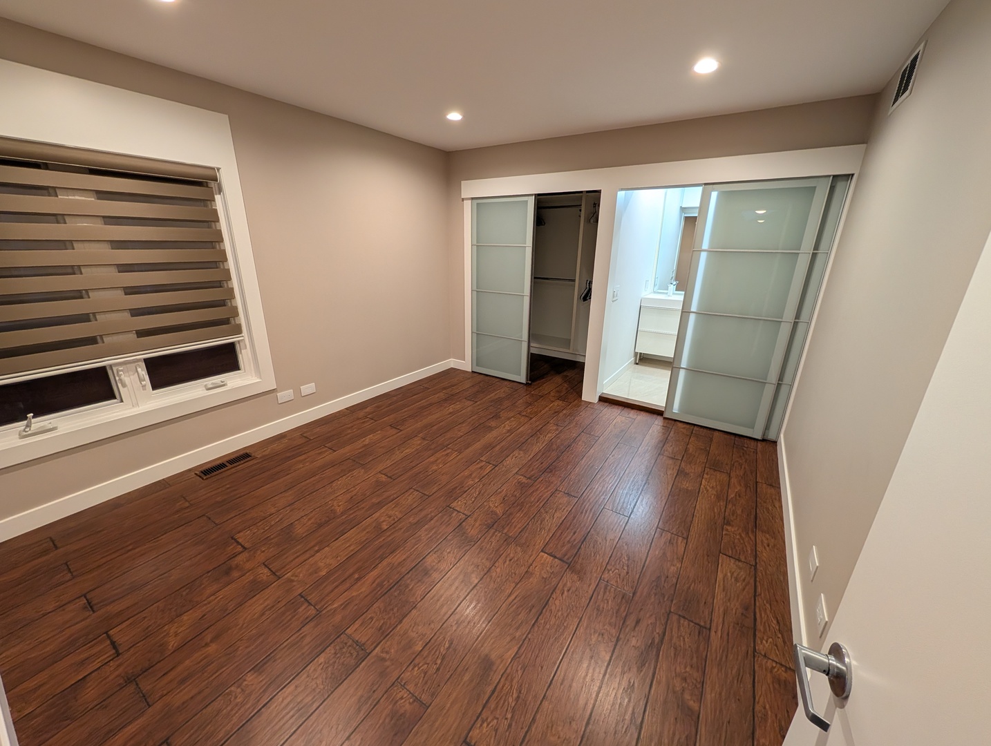 8735 W CATHERINE Avenue #8, Chicago, IL 60656