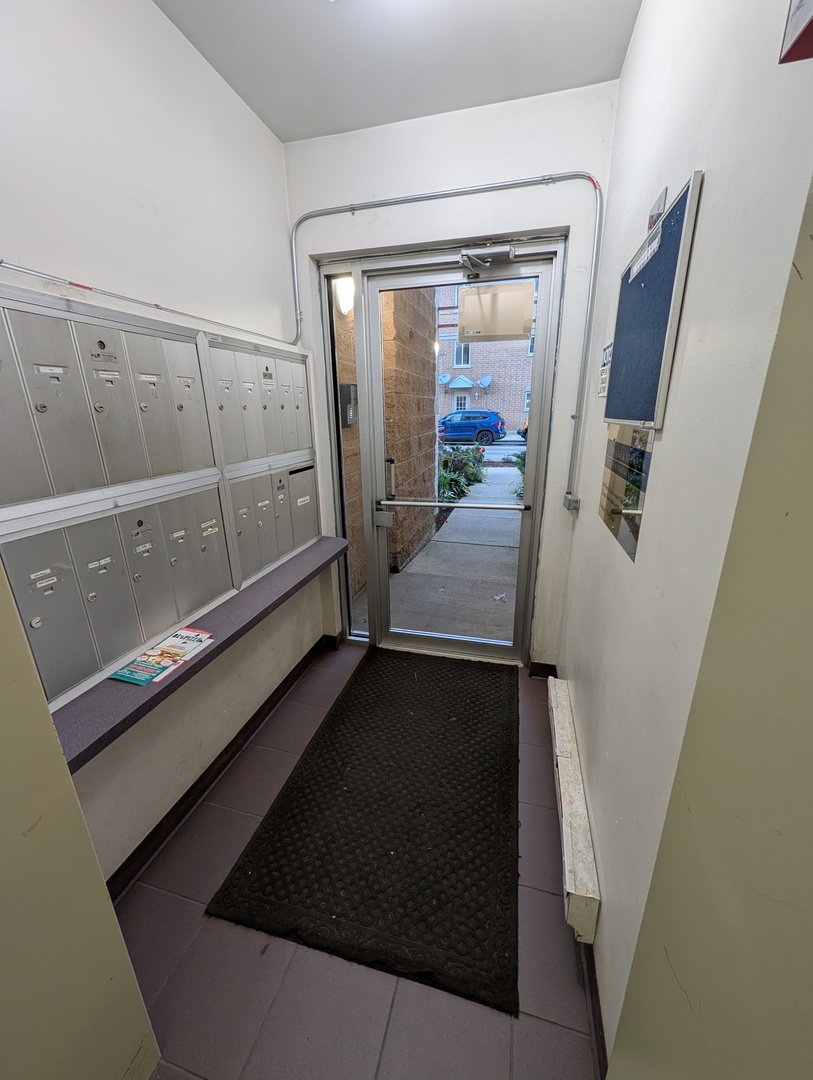 8735 W CATHERINE Avenue #8, Chicago, IL 60656